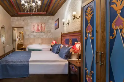Jakuzili Mağara Oda (OR02-205)