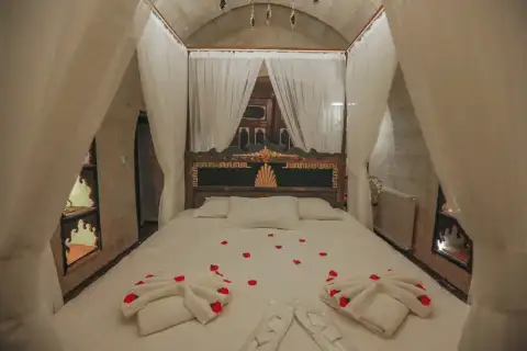 Jakuzili Mağara Oda (OR09-109)