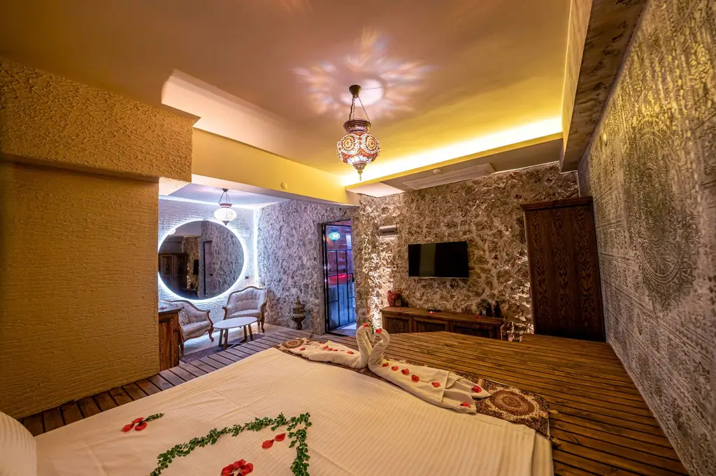 Hamamlı Havuzlu Süit (UC01-101) fotoğraf 9