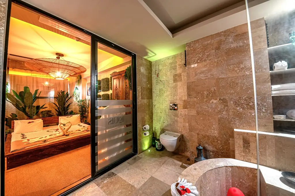 Hamamlı Havuzlu Süit (UC01-102) fotoğraf 2