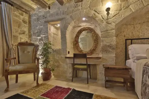 Deluxe Mağara Oda (UR09-1)